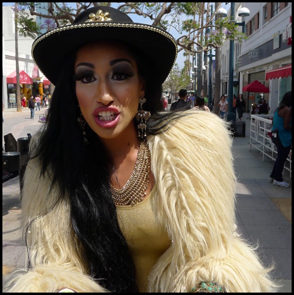 What could be more LA than a chance encounter with an America's Top Model contestant on the Third Street Promenade in Santa Monica. Cameras were rolling, roles were played, I snapped a few photos and signed a release for CW. Who knows, maybe I'll make the cut?